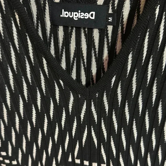 Desigual Black and Khaki Geometric Vneck Dress Size Medium - Picture 9 of 10